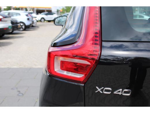 Volvo  XC40 B4 Plus Dark | Stoel + Stuurwielverwarming |  Trekhaak | Adaptieve cruise control | BLIS | ActivLease financial lease