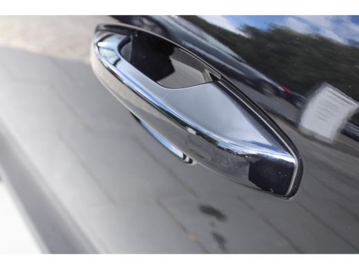 Volvo  XC40 B4 Plus Dark | Stoel + Stuurwielverwarming |  Trekhaak | Adaptieve cruise control | BLIS | ActivLease financial lease