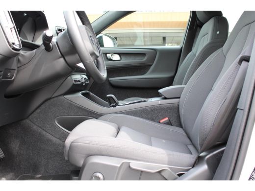 Volvo  XC40 Single Motor Extended Range Plus 82 kWh | Stoel & stuurwielverwarming | Warmtepomp | Adaptieve cr... ActivLease financial lease