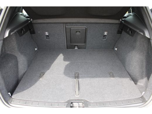Volvo  XC40 Single Motor Extended Range Plus 82 kWh | Stoel & stuurwielverwarming | Warmtepomp | Adaptieve cr... ActivLease financial lease