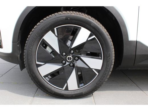 Volvo  XC40 Single Motor Extended Range Plus 82 kWh | Stoel & stuurwielverwarming | Warmtepomp | Adaptieve cr... ActivLease financial lease