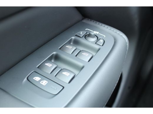 Volvo  XC60 2.0 T6 Plug-in hybrid AWD Plus Bright | 19" 5-Dubbel Spaaks Glossy Black / Diamond Cut velgen met... ActivLease financial lease