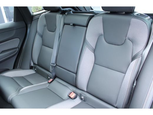 Volvo  XC60 2.0 T6 Plug-in hybrid AWD Plus Dark | 360 Camera | Stoel + Stuurwielverwarming | Trekhaak | ActivLease financial lease