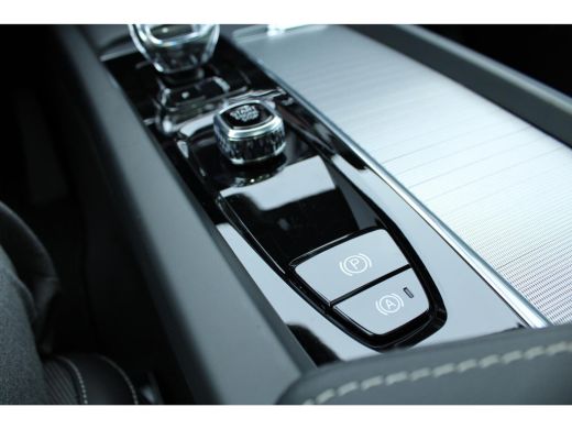 Volvo  XC60 2.0 T6 Plug-in hybrid AWD Plus Dark | 360 Camera | Stoel + Stuurwielverwarming | Trekhaak | ActivLease financial lease