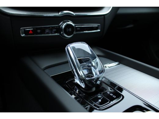 Volvo  XC60 2.0 T6 Plug-in hybrid AWD Plus Dark | 360 Camera | Stoel + Stuurwielverwarming | Trekhaak | ActivLease financial lease