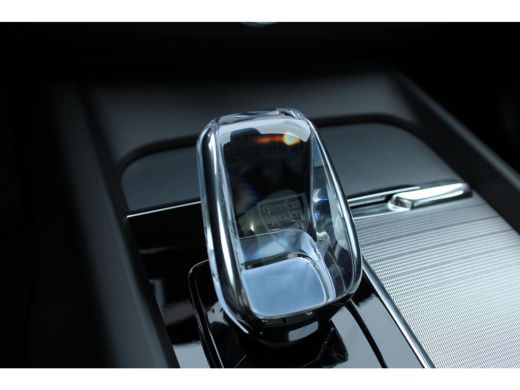 Volvo  XC60 2.0 T6 Plug-in hybrid AWD Plus Dark | 360 Camera | Stoel + Stuurwielverwarming | Trekhaak | ActivLease financial lease