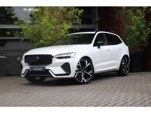 Volvo  XC60 2.0 T6 Plug-in hybrid AWD Ultra Black Edition | 22" Velgen | Luchtvering | Bowers&Wilkins | Panor...