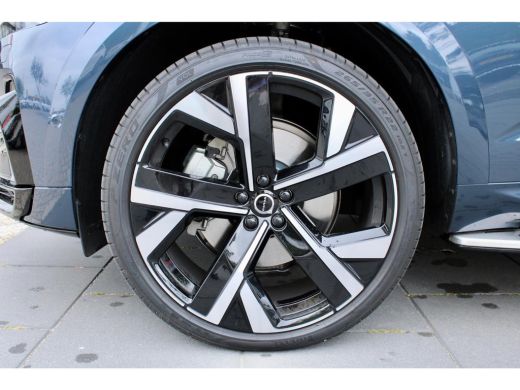 Volvo  XC60 2.0 T8 Plug-in hybrid AWD Ultra Black Edition | Bowers & Wilkins  | Luchtvering | Gelamineerde zi... ActivLease financial lease