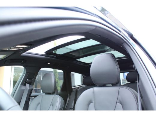 Volvo  XC60 2.0 T8 Plug-in hybrid AWD Ultra Black Edition | Bowers & Wilkins  | Luchtvering | Gelamineerde zi... ActivLease financial lease
