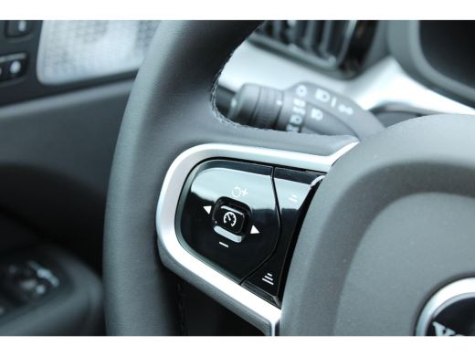 Volvo  XC60 2.0 T8 Plug-in hybrid AWD Ultra Black Edition | Bowers & Wilkins  | Luchtvering | Gelamineerde zi... ActivLease financial lease