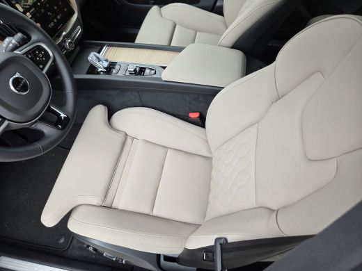 Volvo  XC60 T6 Plug-in hybrid AWD Plus Dark | Forest Lake | Harman Kardon | Pano | ActivLease financial lease