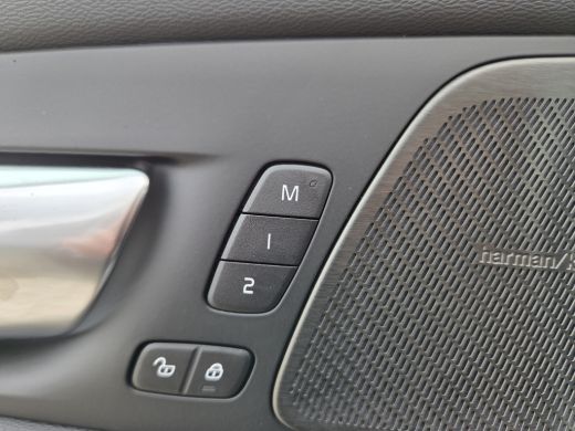 Volvo  XC60 T6 Plug-in hybrid AWD Plus Dark | Forest Lake | Harman Kardon | Pano | ActivLease financial lease
