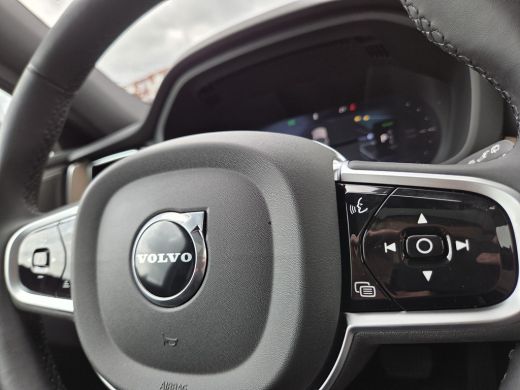 Volvo  XC60 T6 Plug-in hybrid AWD Plus Dark | Forest Lake | Harman Kardon | Pano | ActivLease financial lease