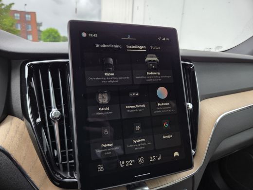 Volvo  XC60 T6 Plug-in hybrid AWD Plus Dark | Forest Lake | Harman Kardon | Pano | ActivLease financial lease