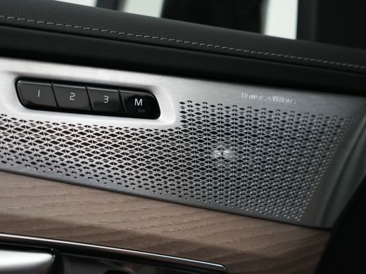 Volvo  XC90 2.0 T8 Plug-in hybrid AWD Ultra Dark | Luchtvering | Bowers & Wilkins | Head-Up | 360° | 22" | Ma... ActivLease financial lease