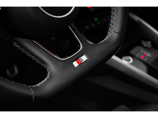 Audi A3 Sportback S-edition | Trekhaak | Stoelverw. voor | Comfortsleutel | Adaptieve Cruise Control ActivLease financial lease
