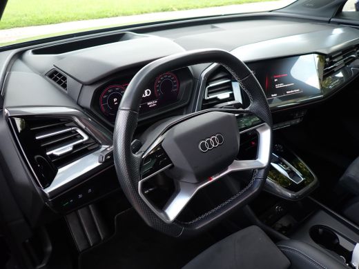 Audi Q4 e-tron 50 quattro S-LINE Competition 77 kWh PANODAK/TREKHAAK 21INCH ActivLease financial lease