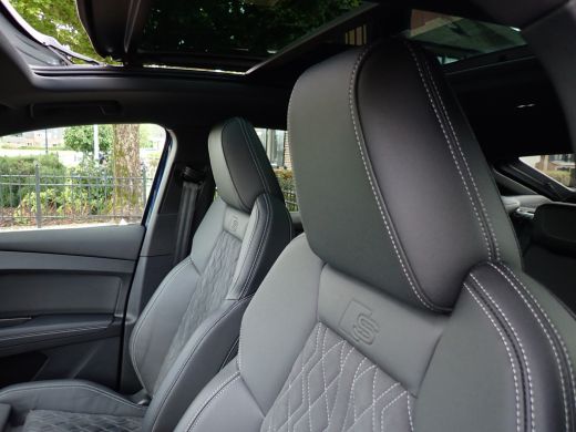 Audi Q4 e-tron 50 quattro S-LINE Competition 77 kWh PANODAK/TREKHAAK 21INCH ActivLease financial lease
