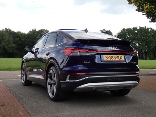 Audi Q4 e-tron 50 quattro S-LINE Competition 77 kWh PANODAK/TREKHAAK 21INCH ActivLease financial lease