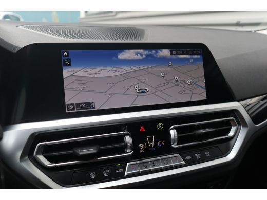 BMW 3 Serie Touring 330e Business Edition Plus Harman Kardon / Camera / Trekhaak / ActivLease financial lease