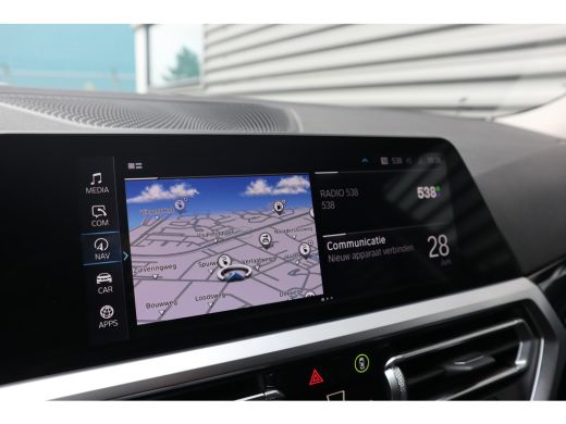 BMW 3 Serie Touring 330e Business Edition Plus Harman Kardon / Camera / Trekhaak / ActivLease financial lease