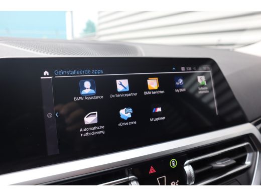 BMW 3 Serie Touring 330e Business Edition Plus Harman Kardon / Camera / Trekhaak / ActivLease financial lease