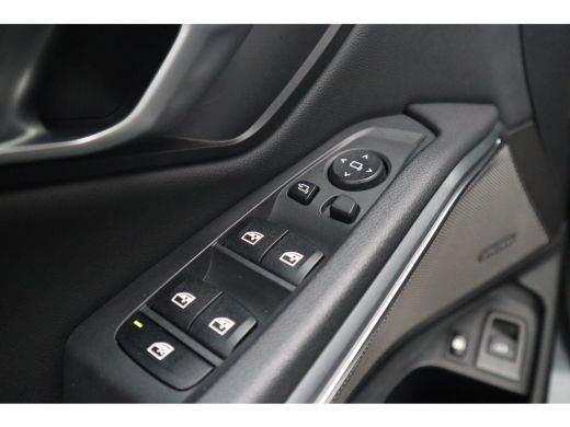 BMW 3 Serie Touring 330e Business Edition Plus Harman Kardon / Camera / Trekhaak / ActivLease financial lease