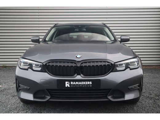 BMW 3 Serie Touring 330e Business Edition Plus Harman Kardon / Camera / Trekhaak / ActivLease financial lease