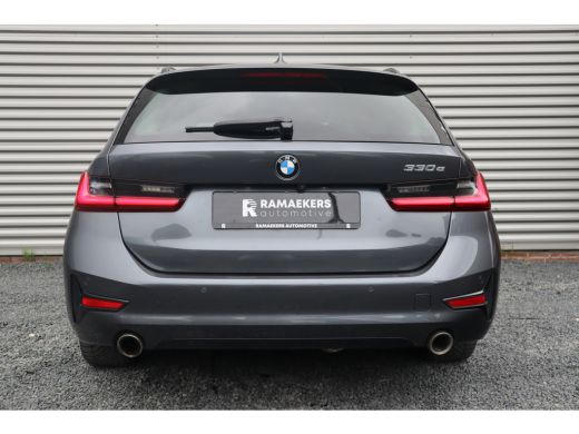 BMW 3 Serie Touring 330e Business Edition Plus Harman Kardon / Camera / Trekhaak / ActivLease financial lease