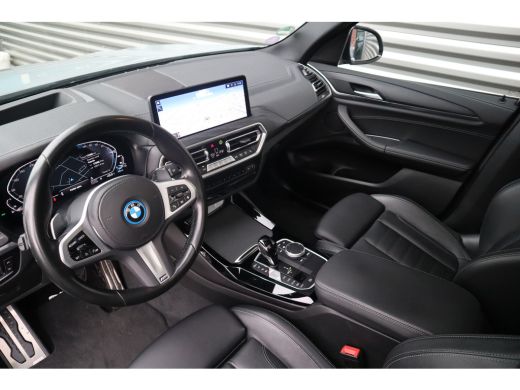 BMW X3 xDrive30e M-Sport SOH 87% / Panorama / 360 camera / Head-Up / Trekhaak / HiFi / Blackline / ActivLease financial lease