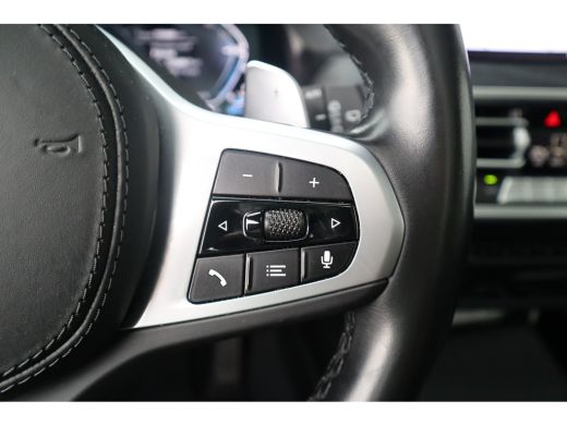 BMW X3 xDrive30e M-Sport SOH 87% / Panorama / 360 camera / Head-Up / Trekhaak / HiFi / Blackline / ActivLease financial lease