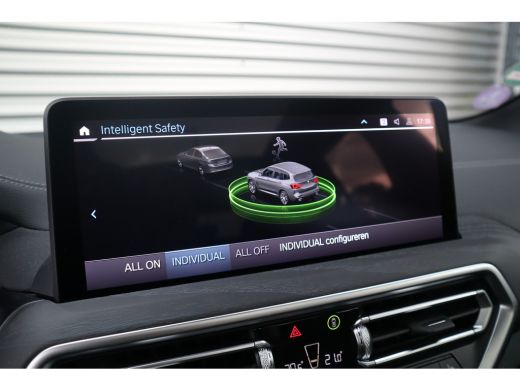 BMW X3 xDrive30e M-Sport SOH 87% / Panorama / 360 camera / Head-Up / Trekhaak / HiFi / Blackline / ActivLease financial lease