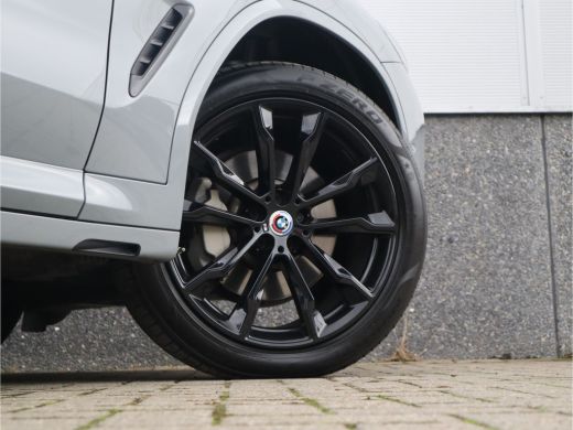 BMW X3 xDrive30e M-Sport SOH 87% / Panorama / 360 camera / Head-Up / Trekhaak / HiFi / Blackline / ActivLease financial lease