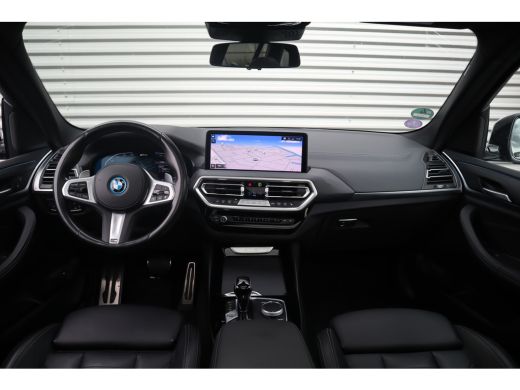 BMW X3 xDrive30e M-Sport SOH 87% / Panorama / 360 camera / Head-Up / Trekhaak / HiFi / Blackline / ActivLease financial lease
