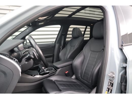 BMW X3 xDrive30e M-Sport SOH 87% / Panorama / 360 camera / Head-Up / Trekhaak / HiFi / Blackline / ActivLease financial lease