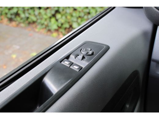 Opel Vivaro 2.0 CDTI L2H1 DC AUTOMAAT | 6 PERSOONS | LEDER | NAVI | 360 CAMERA  | CLIMA | CRUISE | PARKEERSEN... ActivLease financial lease