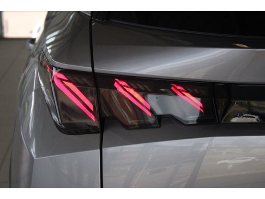 Peugeot e-5008 GT 73 kWh 210-PK | LUXE UITVOERING | ORGINEEL NL AUTO | BTW AUTO | 7 PERSOONS ActivLease financial lease