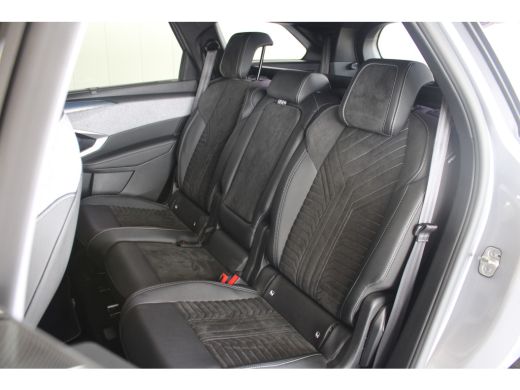 Peugeot e-5008 GT 73 kWh 210-PK | LUXE UITVOERING | ORGINEEL NL AUTO | BTW AUTO | 7 PERSOONS ActivLease financial lease