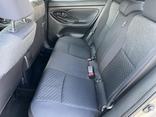 Toyota Yaris Cross 1.5 Hybrid Dynamic Stoel- + stuurverwarming | Navigatie | Keyless entry | LED koplampen | ActivLease financial lease