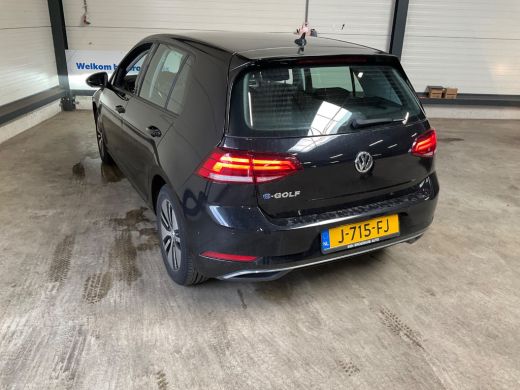 Volkswagen e-Golf E-DITION | Cruise control adaptief | Lichtmetalen velgen 16" | Navigatiesysteem full map ActivLease financial lease