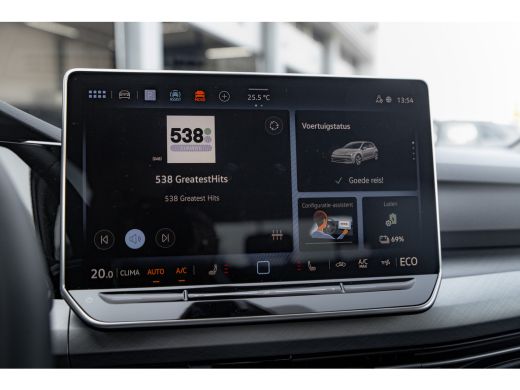Volkswagen Golf Life Edition eHybrid | 'App-Connect' draadloze smartphone integratie | Achterbank in ongelijke de... ActivLease financial lease