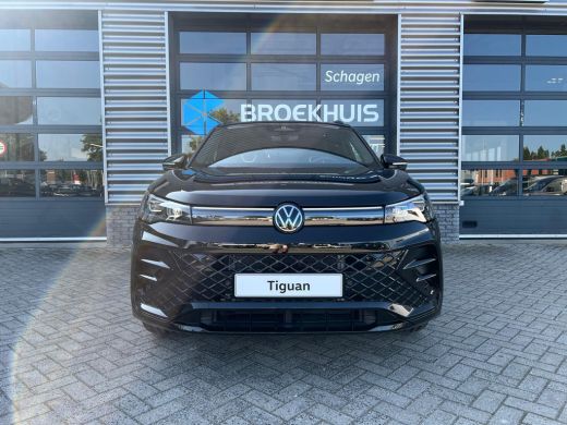 Volkswagen Tiguan R-Line Edition - eHybrid | 'App-Connect' draadloze smartphone integratie | Automatische afstandsr... ActivLease financial lease