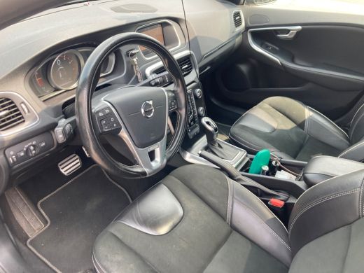 Volvo  V40 1.5 T3 Polar+ Sport | Harman/Kardon | Panoramadak | Camera | Keyless ActivLease financial lease