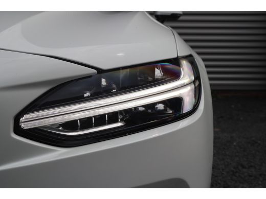 Volvo  V90 2.0 T8 AWD Inscription Panorama / Bowers & Wilkins / Pilot assist / Dode hoek / ActivLease financial lease