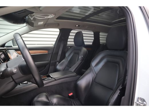 Volvo  V90 2.0 T8 AWD Inscription Panorama / Bowers & Wilkins / Pilot assist / Dode hoek / ActivLease financial lease