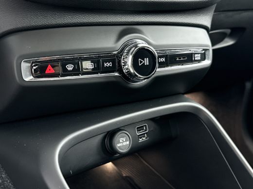 Volvo  XC40 T4 Recharge Ultimate Bright | 19" | Panoramadak | Harman Kardon | Elektr. verst. stoelen | Adapti... ActivLease financial lease