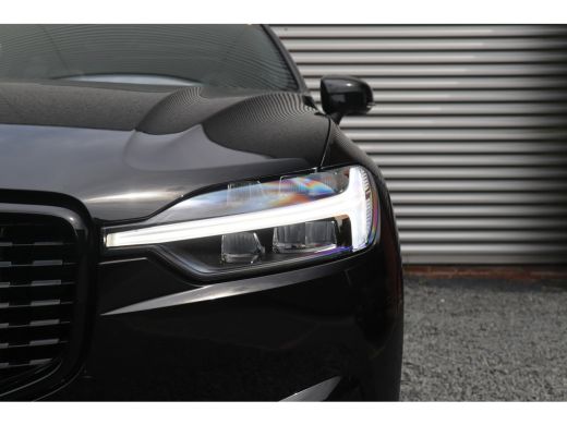 Volvo  XC60 2.0 Recharge T6 AWD R-Design Panorama dak / Head-Up / Harman Kardon / 360 camera / Adaptieve crui... ActivLease financial lease