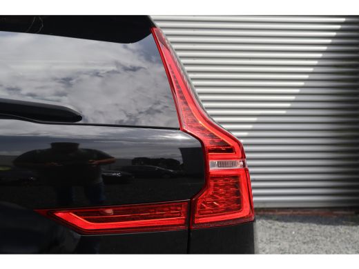 Volvo  XC60 2.0 Recharge T6 AWD R-Design Panorama dak / Head-Up / Harman Kardon / 360 camera / Adaptieve crui... ActivLease financial lease