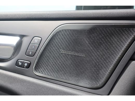 Volvo  XC60 2.0 Recharge T6 AWD R-Design Panorama dak / Head-Up / Harman Kardon / 360 camera / Adaptieve crui... ActivLease financial lease