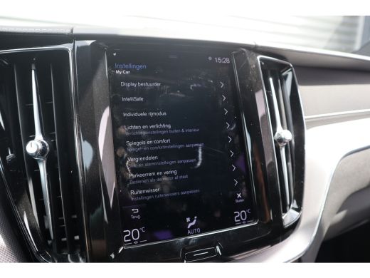 Volvo  XC60 2.0 Recharge T6 AWD R-Design Panorama dak / Head-Up / Harman Kardon / 360 camera / Adaptieve crui... ActivLease financial lease